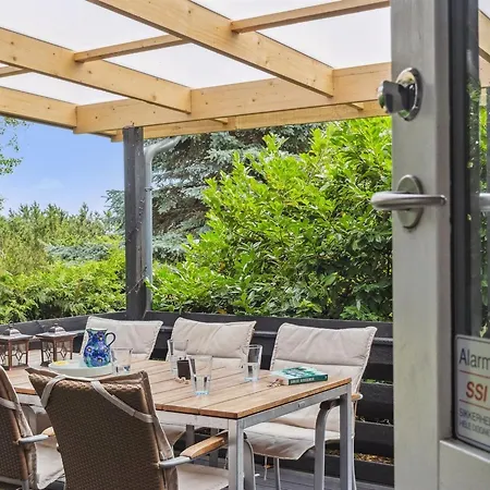 Nyaraló Margit - 10m From The Sea By Interhome *